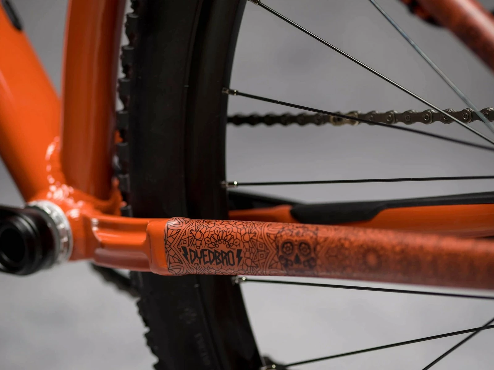 DYEDBRO “Día De Muertos” Stickers De Protection De Cadre VTT 5 DYEDBRO “Día De Muertos” Stickers De Protection De Cadre VTT – Image 5