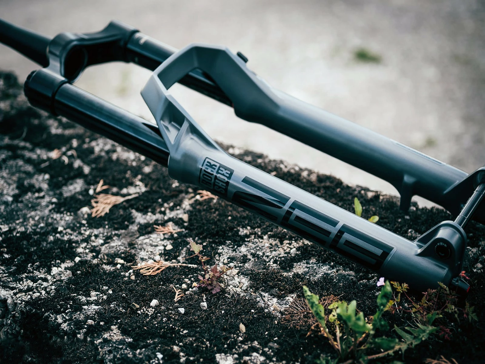 ROCKSHOX Fourche Zeb Ultimate 29'' Charger 3 RC2 DebonAir+ Déport 44mm 180mm 2023 5 ROCKSHOX Fourche Zeb Ultimate 29'' Charger 3 RC2 DebonAir+ Déport 44mm 180mm 2023 – Image 5