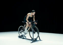 WAHOO FITNESS Bundle Kickr Rollr Smart Bike -SRAM Soldes wahoo fitness bundle kickr rollr smart bike 5